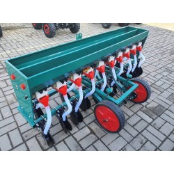 Сівалка точного висіву з бункером для міндобрив 15 рядна Сівалка точного висіву з бункером для міндобрив 15 рядна