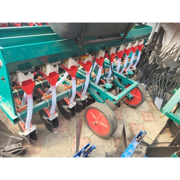 ✓ Купити Сівалка точного висіву з бункером для міндобрив 15 рядна по цінам виробника ✅ Сівалка точного висіву з бункером для міндобрив 15 рядна з доставкою по Україні ⚡ від виробника ⭐